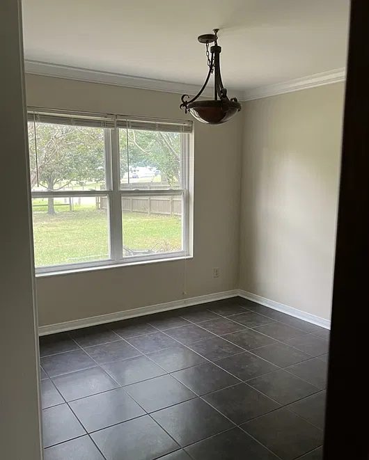 3 bed, 2145 sqft, $2,200 — Photo 3