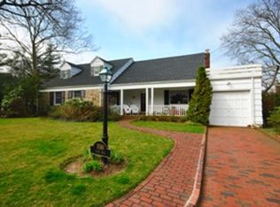 1016 Links Rd, Woodmere, NY 11598