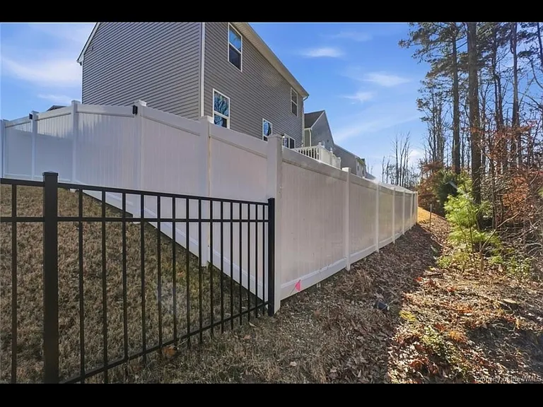 303 Lorraine Dr — Photo 24