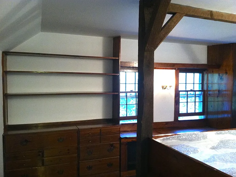Original full size built in bed with wide plank floors /3rd br