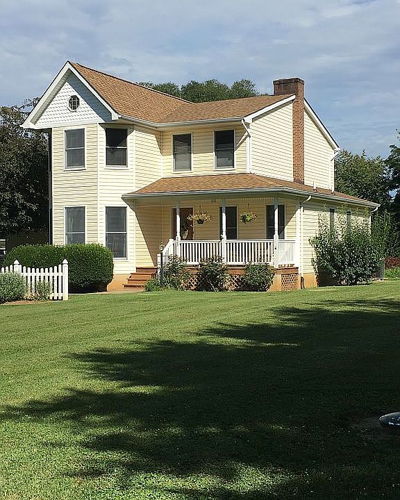 2nd image of 525 Washington St