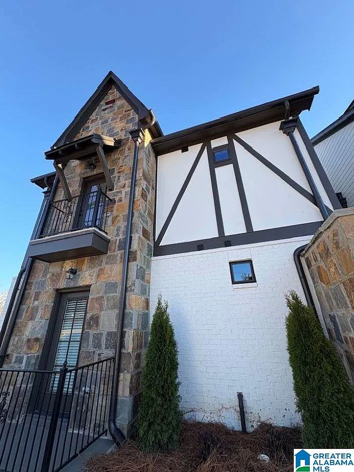 2 bed, 2.0 bath, 1211 sqft, $2,050 — Photo 4