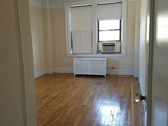 4th image of 170 W 81st St #8B