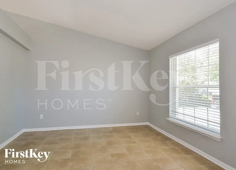 153 Johns Glen Dr — Photo 9