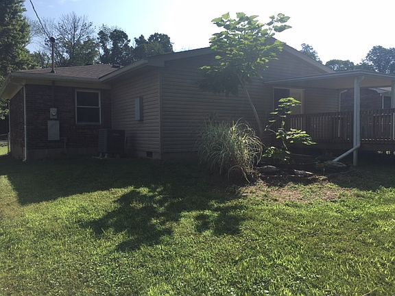 3rd image of 1521 Fisher Ln