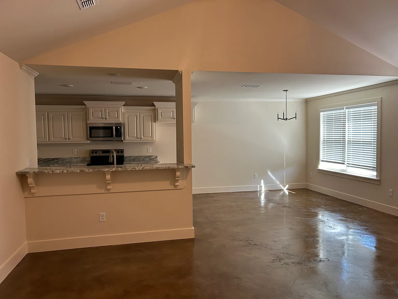 4 bed, 1725 sqft, $1,725 — Photo 3