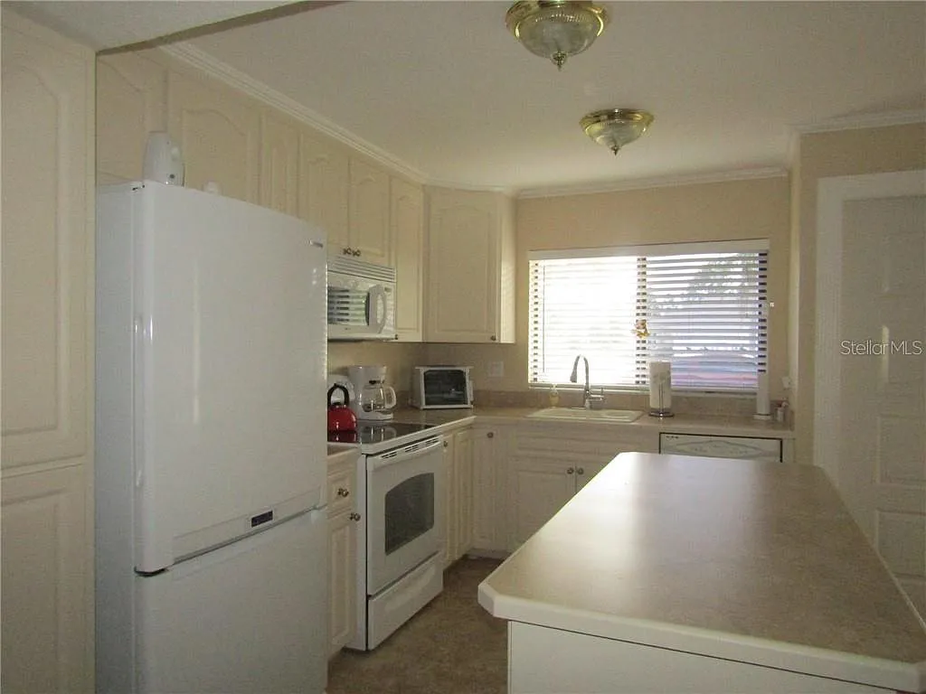 2 bed, 1017 sqft, $2,900 — Photo 3