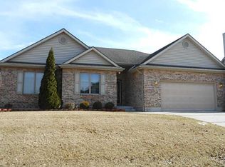 3140 Campbell Dr, Springfield, OH 45503