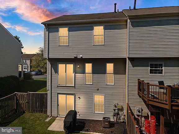 3rd image of 3248 Tayloe Ct
