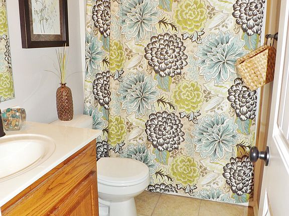 3rd image of 2201 E Willow Pointe Cir