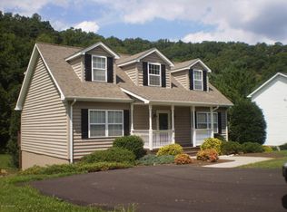 416 Smith Creek Rd, Christiansburg, VA 24073