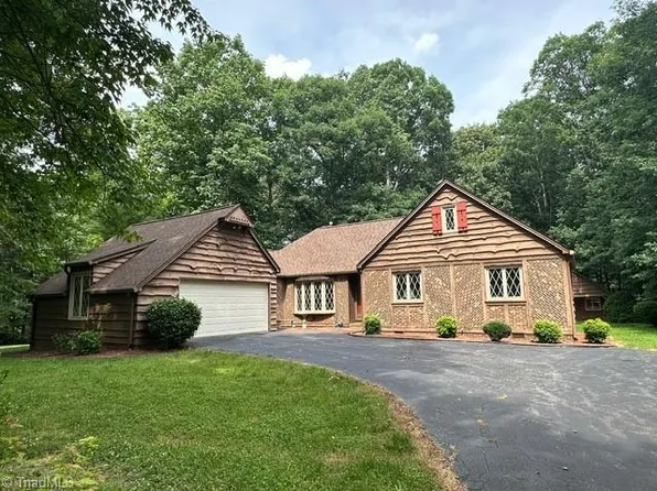 134 Forest Ln, State Road, NC 28676