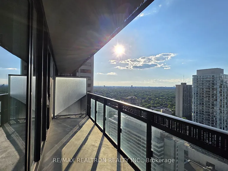8 Eglinton Ave E #2605 — Photo 23