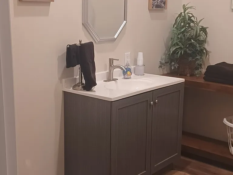 Bathroom vanity