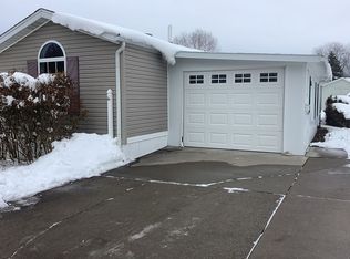 109 Lakewood Vlg, Medina, NY 14103