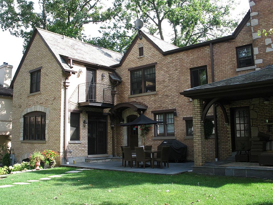 2nd image of 401 Washington Ave