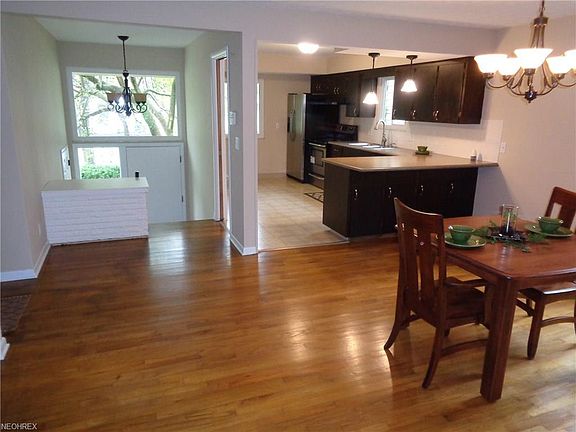 2nd image of 1504 Hilton Dr