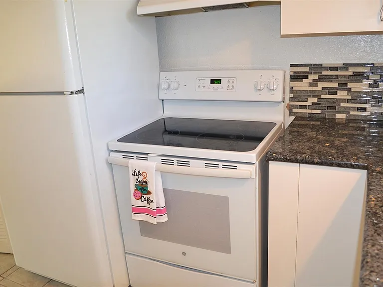 12100 Melville Dr #206B — Photo 5