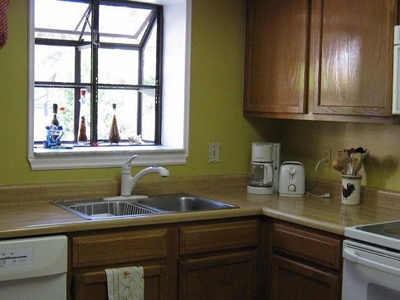 4th image of 1089 Diaz Ct