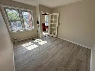 Rented by R New York