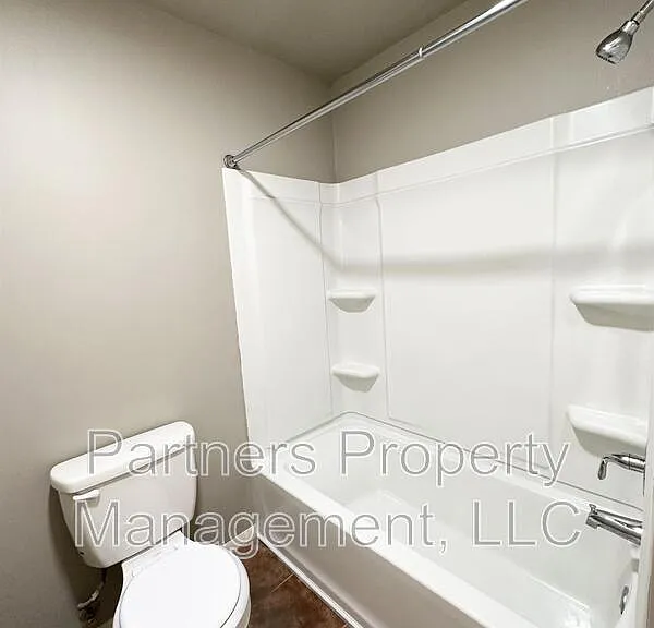 2201 W Deane St — Photo 18