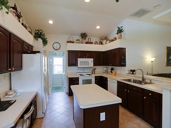 5th image of 5056 Creekside Trl