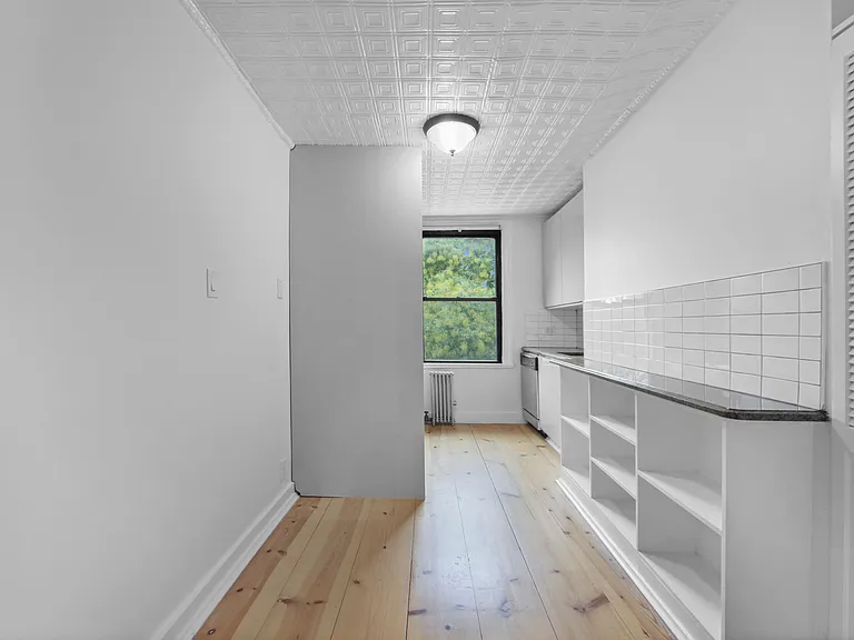 43 Douglass St #2 — Photo 4