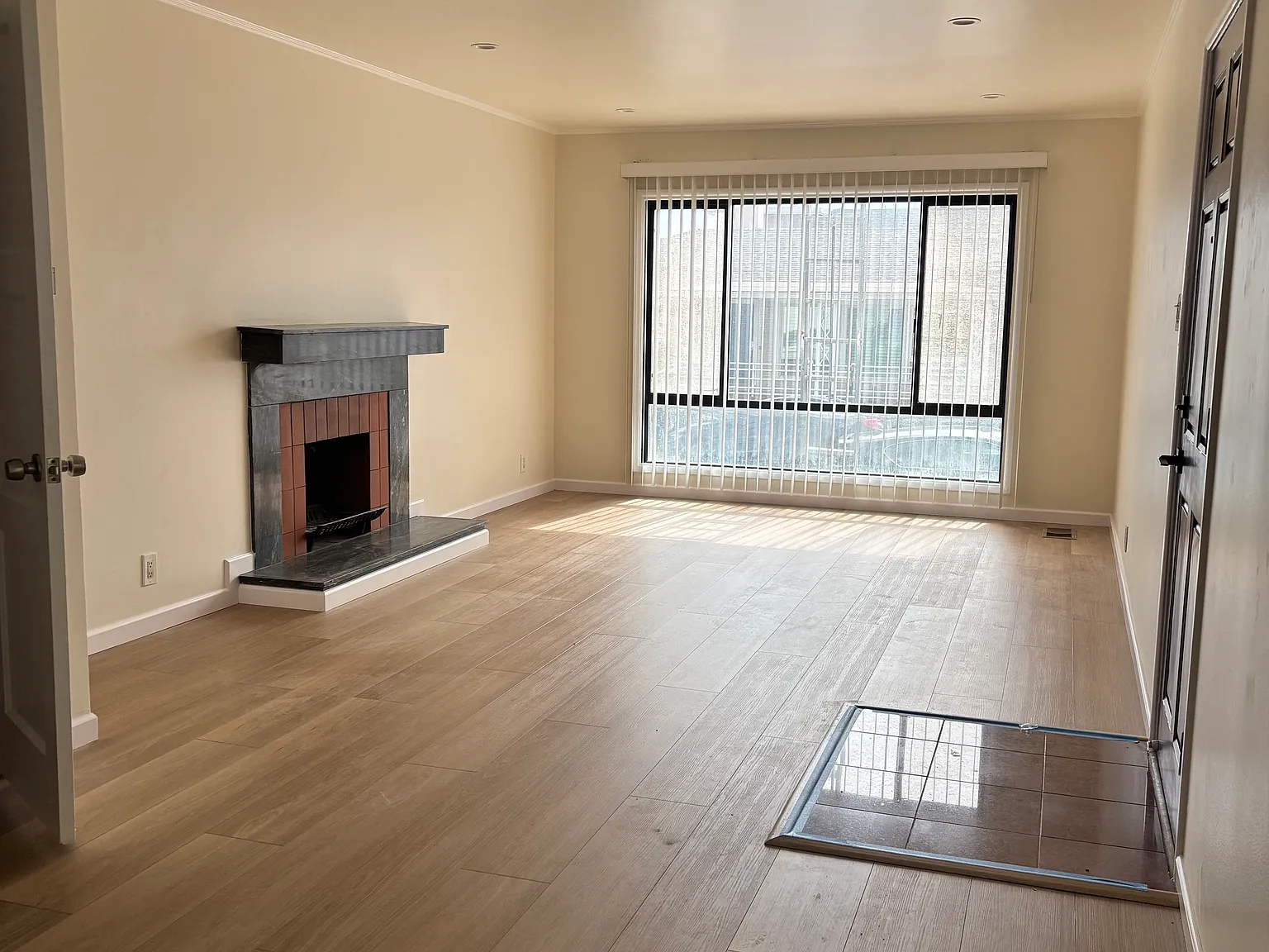 3 bed, 1.5 bath, 1110 sqft, $4,200 — Photo 2