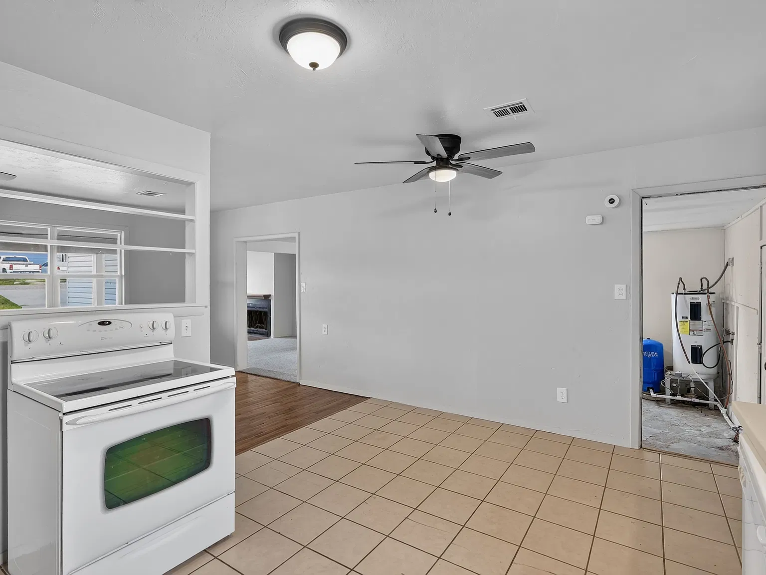 4 bed, 1.5 bath, 1642 sqft, $1,695 — Photo 3