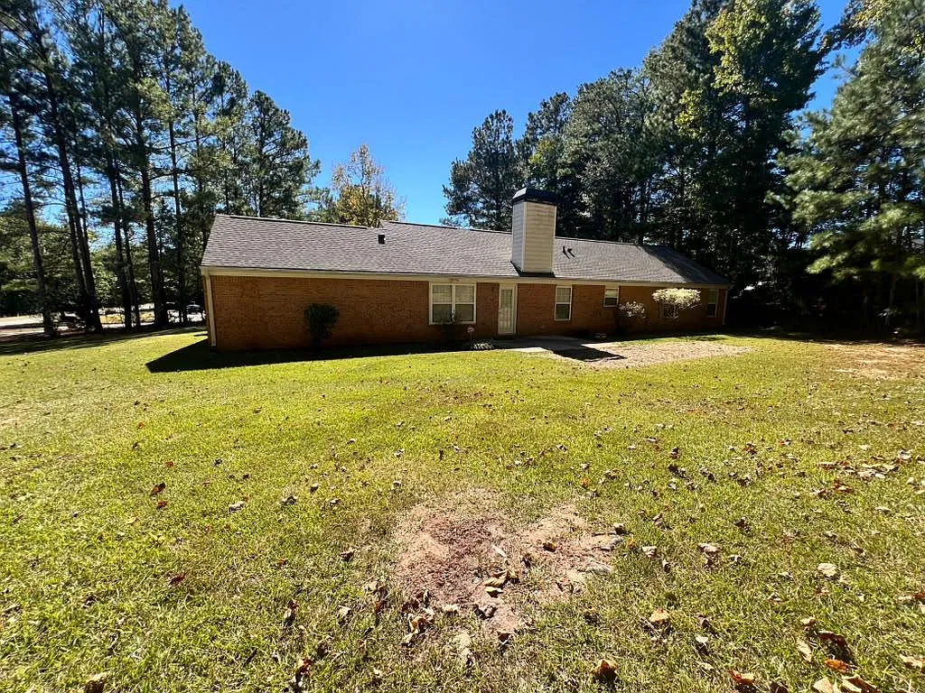 3 bed, 2.0 bath, 1757 sqft, $1,700 — Photo 4