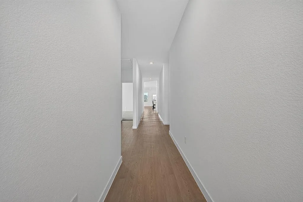 4 bed, 3.0 bath, 2210 sqft, $2,295 — Photo 4