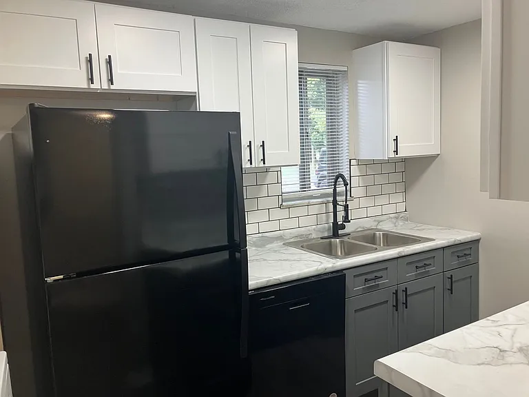 Coventry Court Townhomes — Photo 67