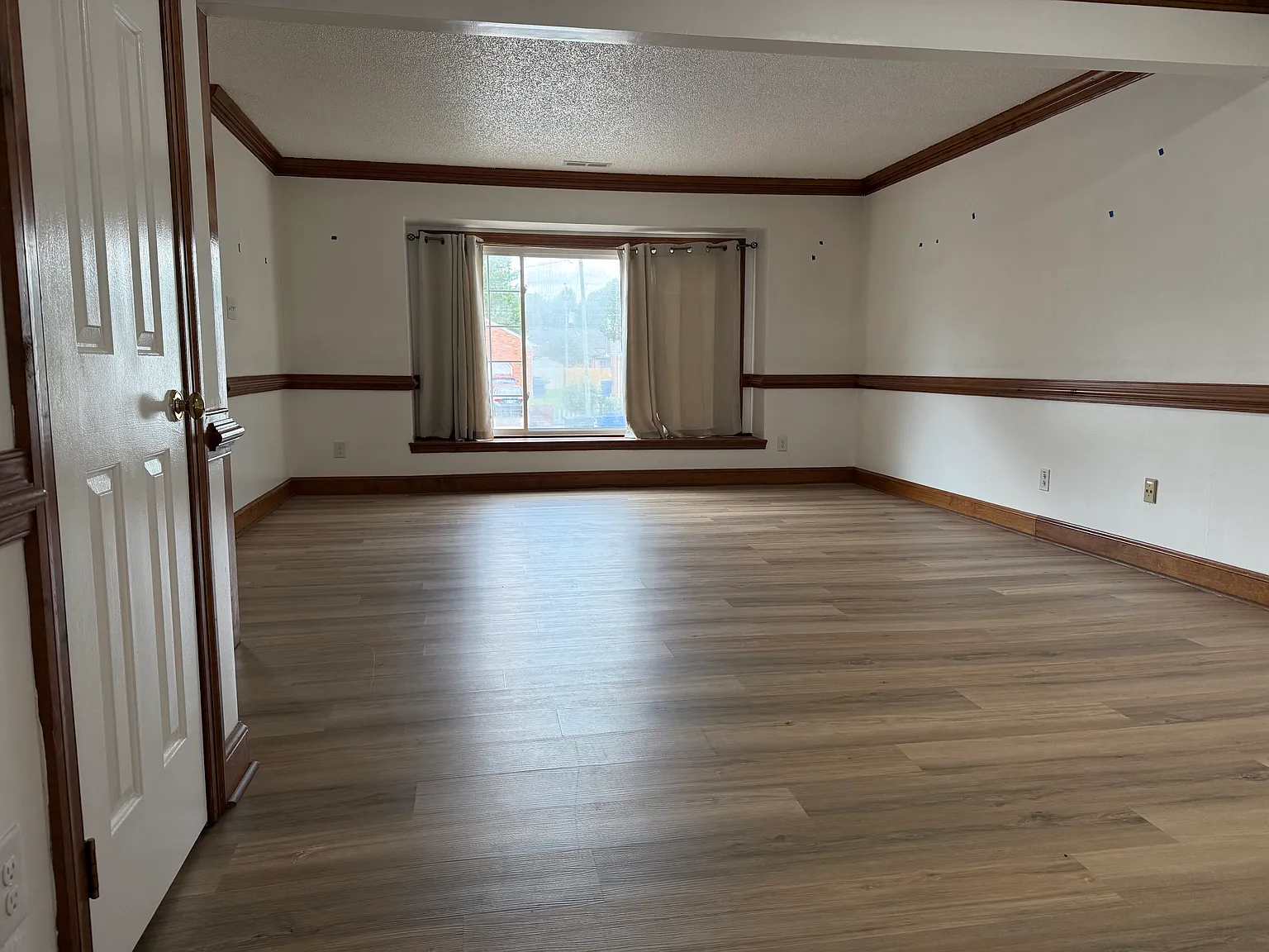 3 bed, 2.5 bath, 1643 sqft, $2,300 — Photo 3
