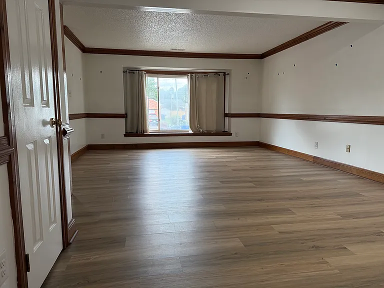 722 Lord Dunmore Dr — Photo 3