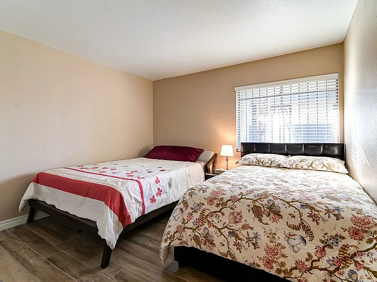 1440 Vegas Valley Dr #10 — Photo 7