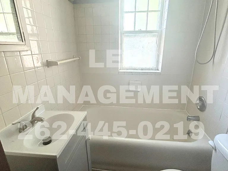 2701 Arlington Ave — Photo 5