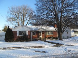 1827 Pinecrest Dr, Dayton, OH 45414