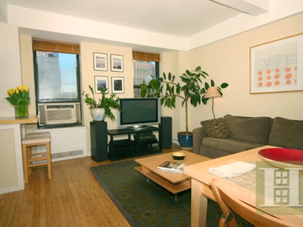 161 West 16th Street image 1 of 6
