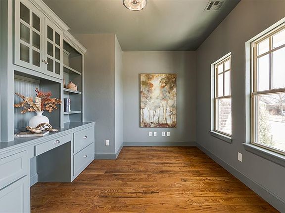 4th image of 1425 Church St