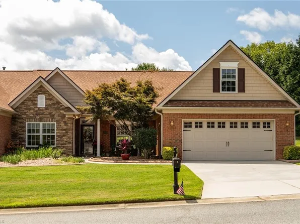 196 Freemont Dr, Thomasville, NC 27360