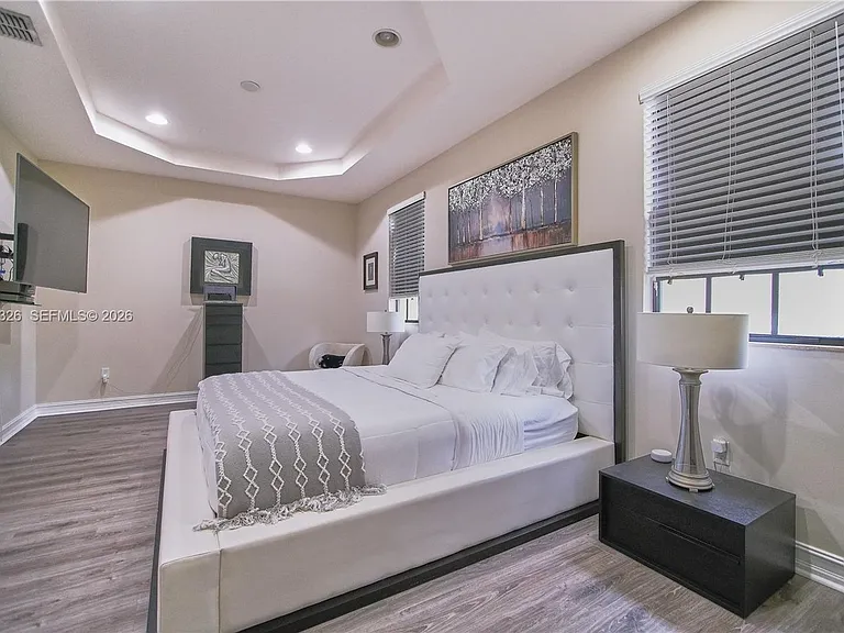 129 Riverwalk Cir E #129 — Photo 9