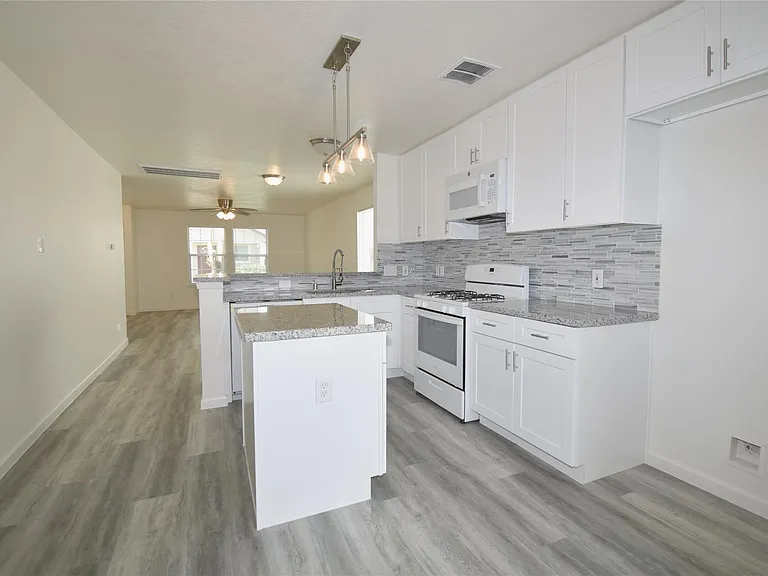 6145 Settlers Square Ln — Photo 7