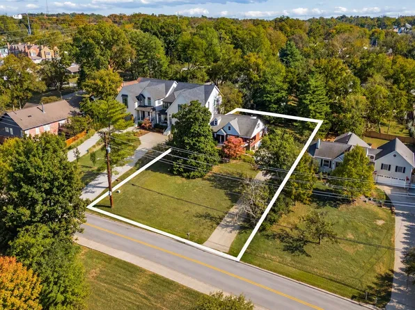 2905 Compton Rd, Nashville, TN 37215