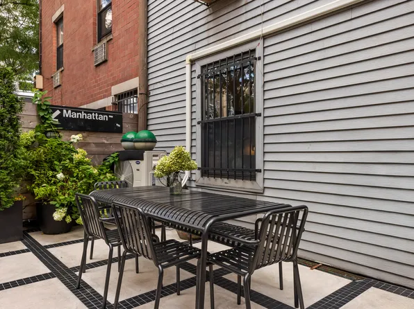 256 Bedford Avenue image 25 of 27