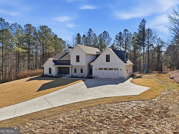 4th image of 850 Land Rd