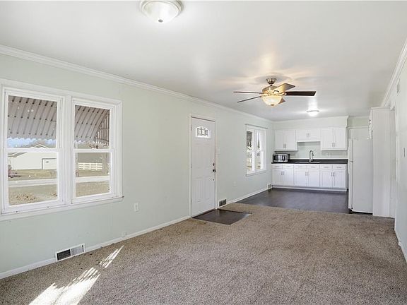 5th image of 403 Lindy Ln