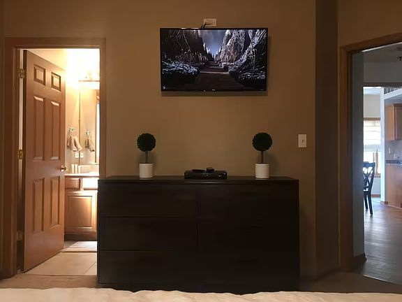 4th image of 10624 S Central Ave #2B