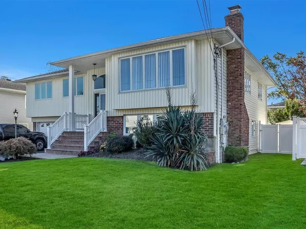 1754 Ann Road, Merrick, NY 11566