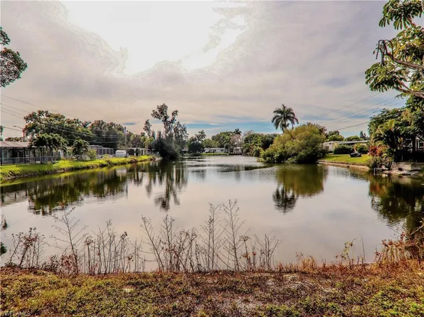 1818 Rhonda St, Fort Myers, FL 33901