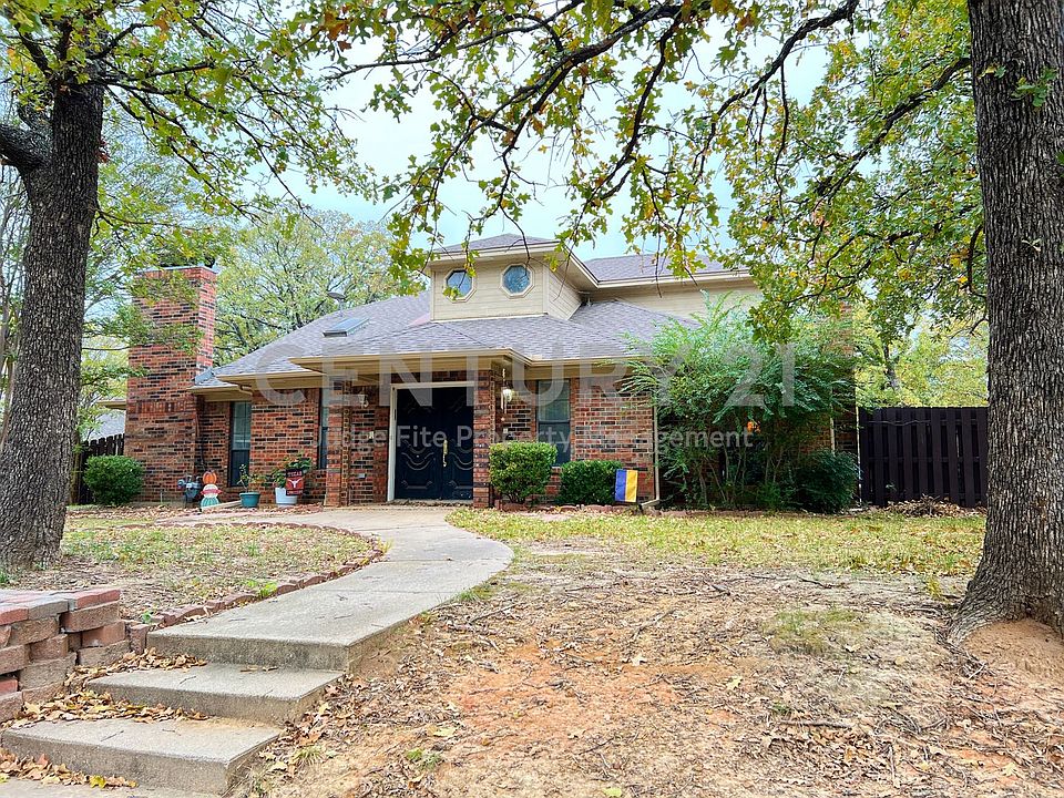 1st image of 1129 Bent Oaks Dr